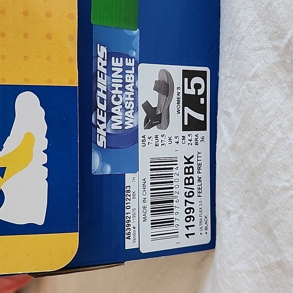 Skechers Slip In Sandals - Picture 4 of 7